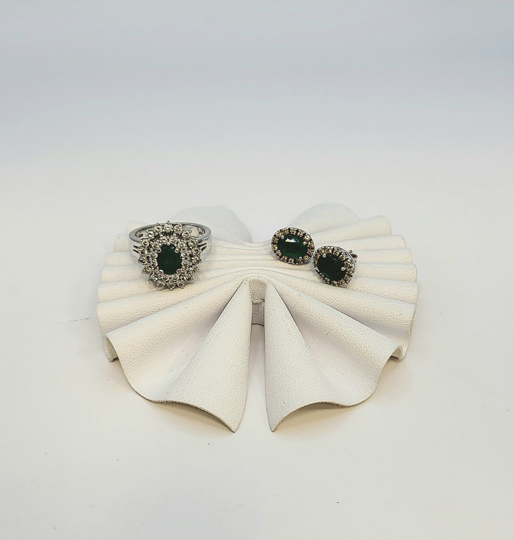 Anello e paio orecchini oro diamanti pietre