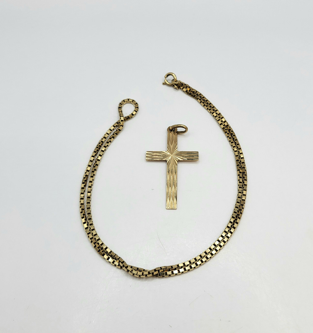 Catenina e ciondolo oro