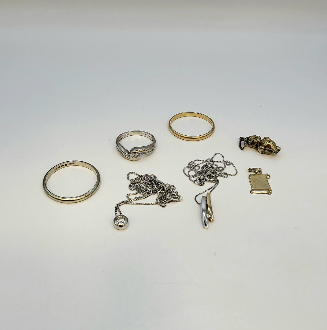 Vari oggetti oro diamantini 