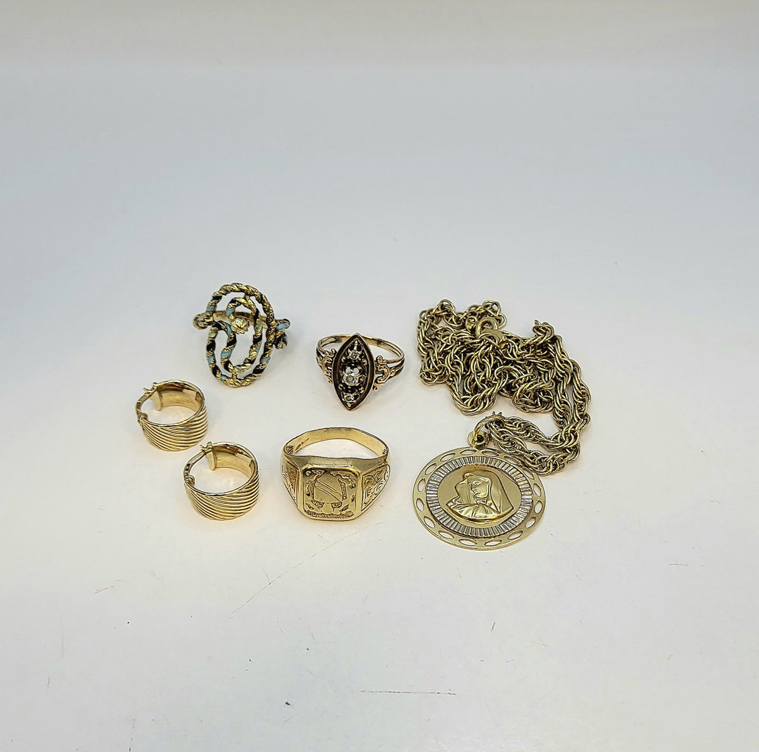 Vari oggetti oro  diamanti