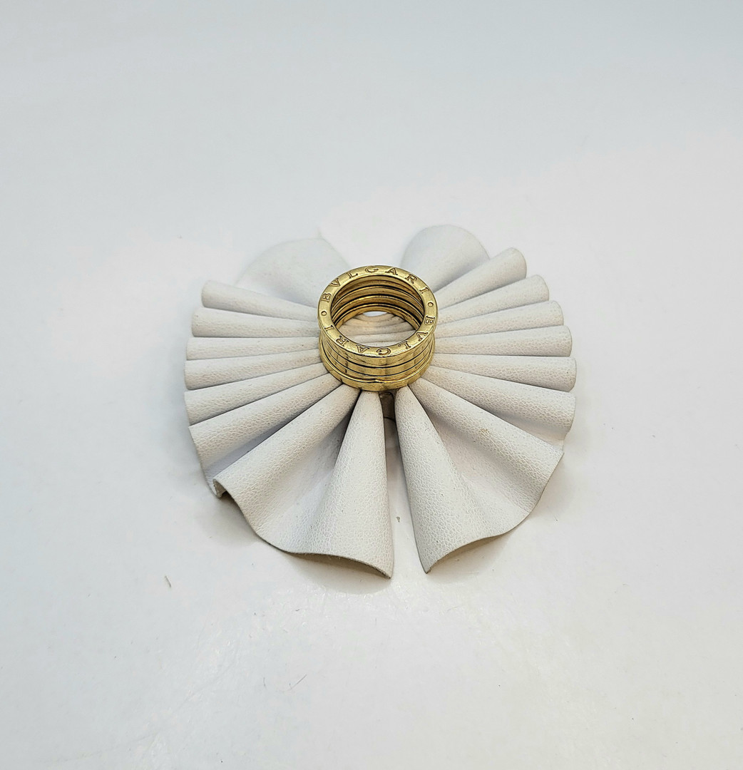 Anello a firma Bulgari oro 
