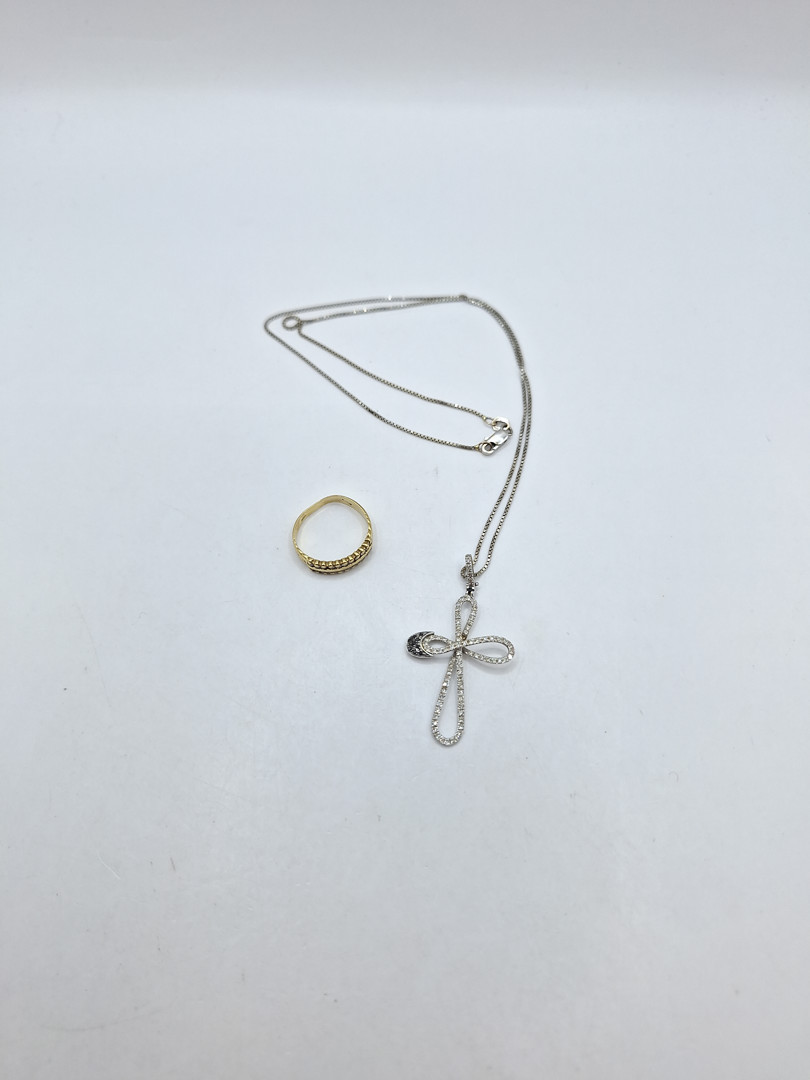 Catenina ciondolo anello oro pietre