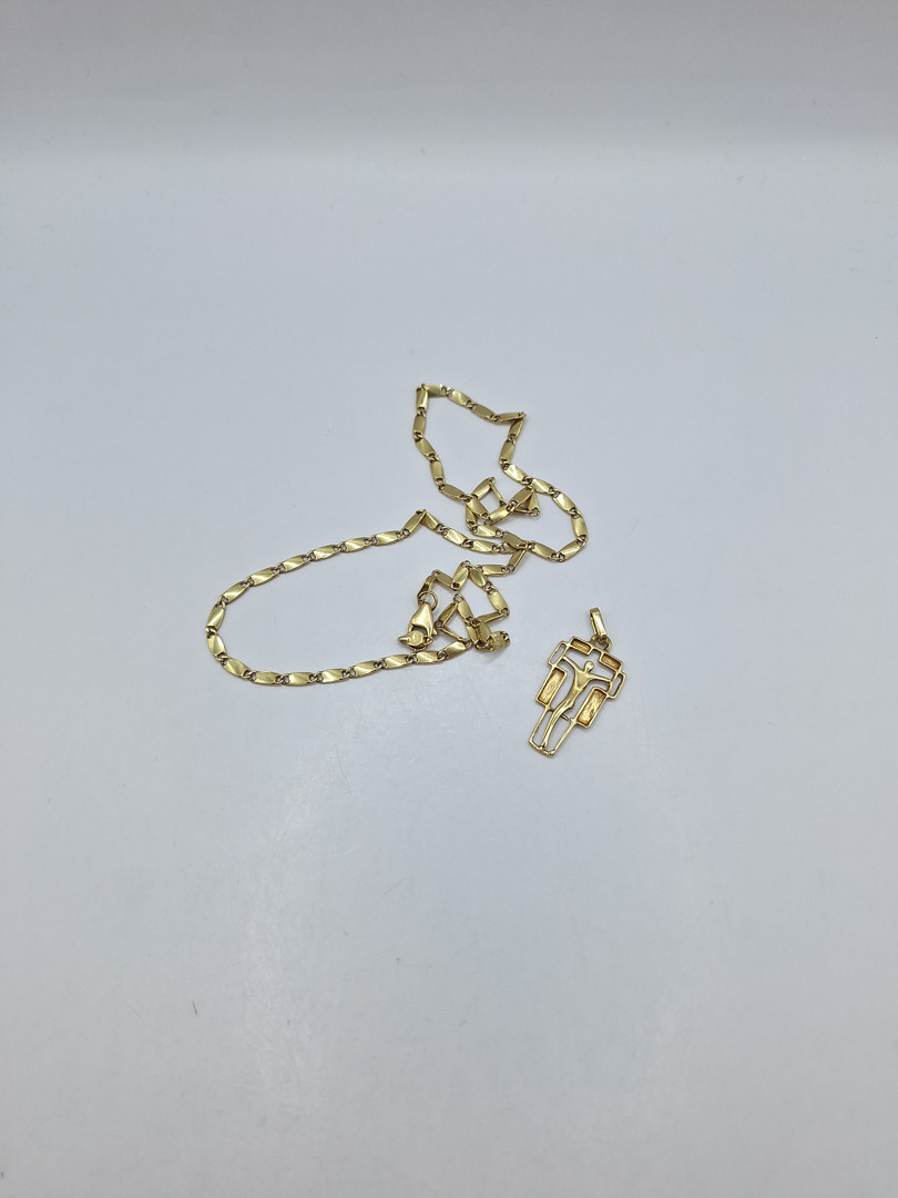 Collana e ciondolo oro