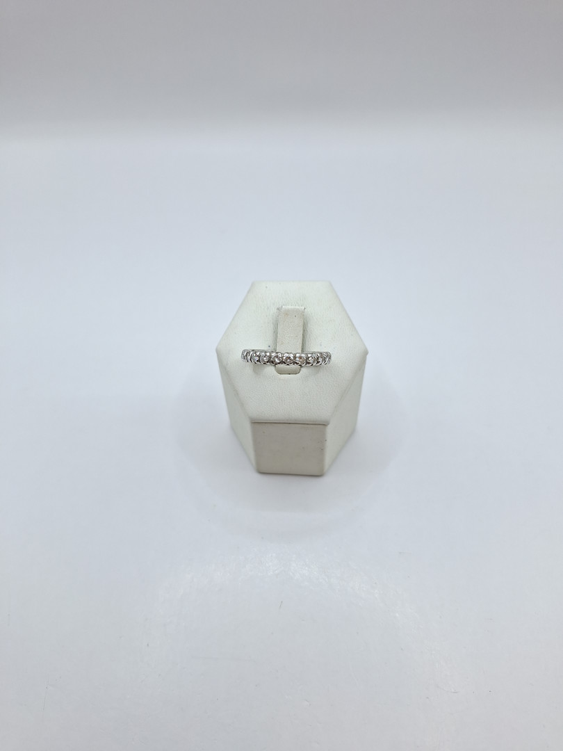 Anello oro con giro completo diamantini
