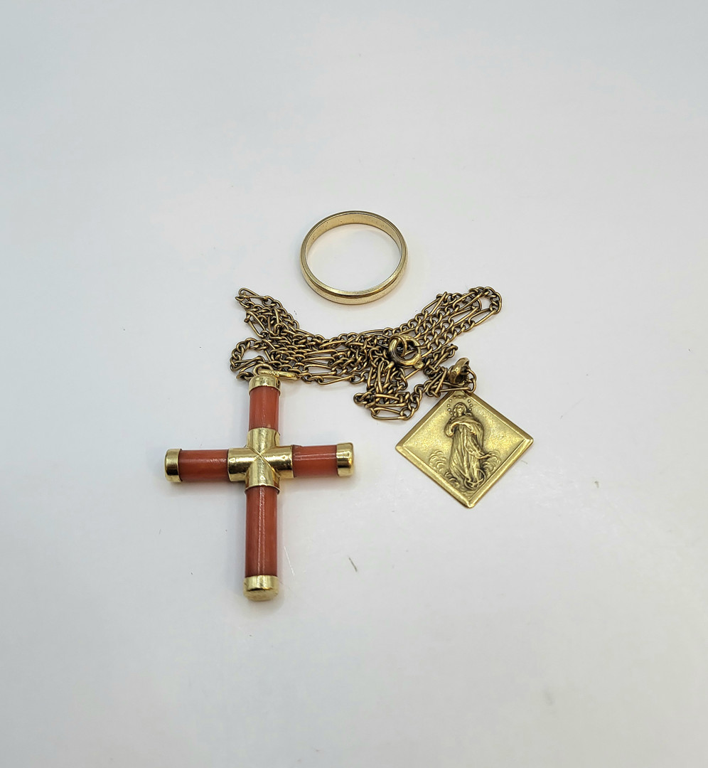 Collana due ciondoli e anello in oro pietre 