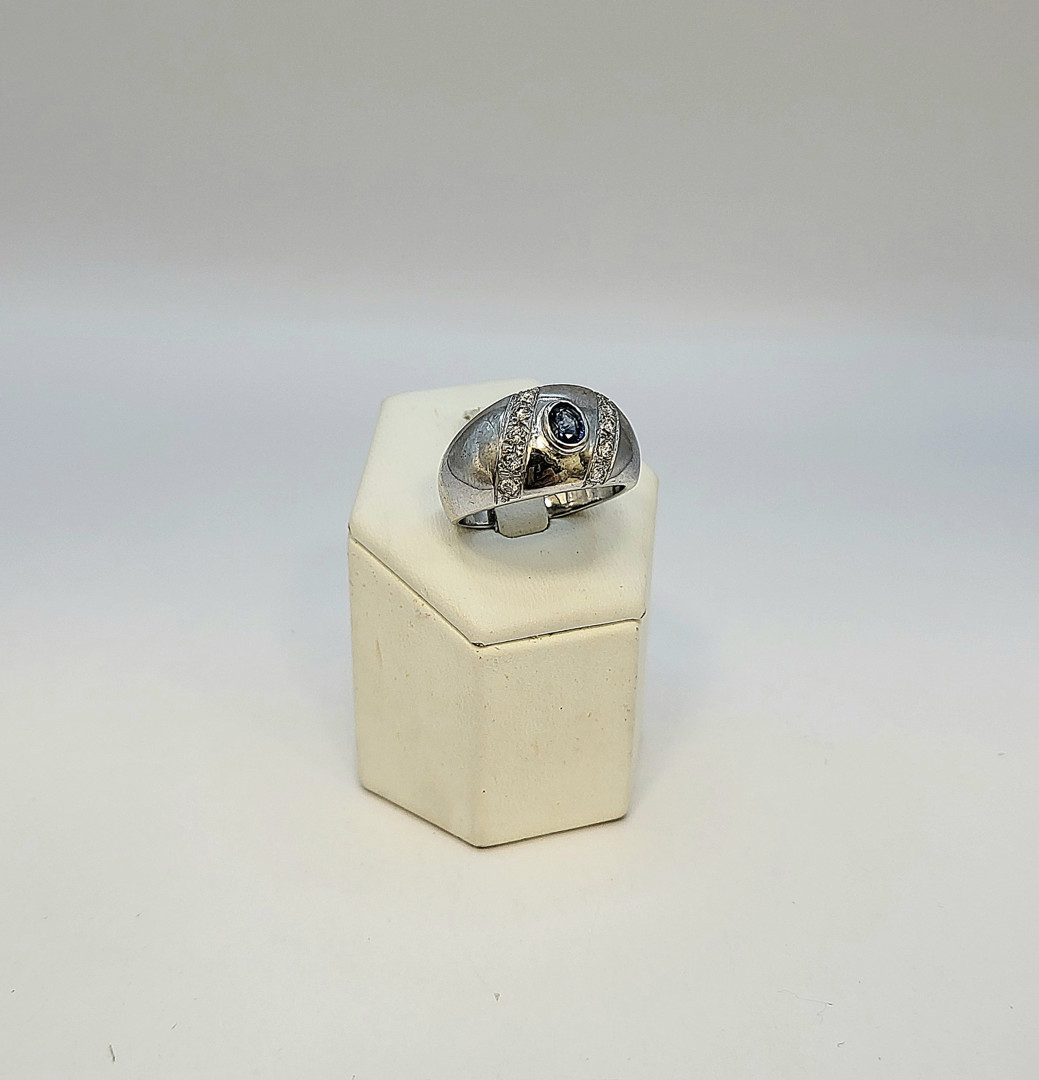 Anello oro pietra diamantini